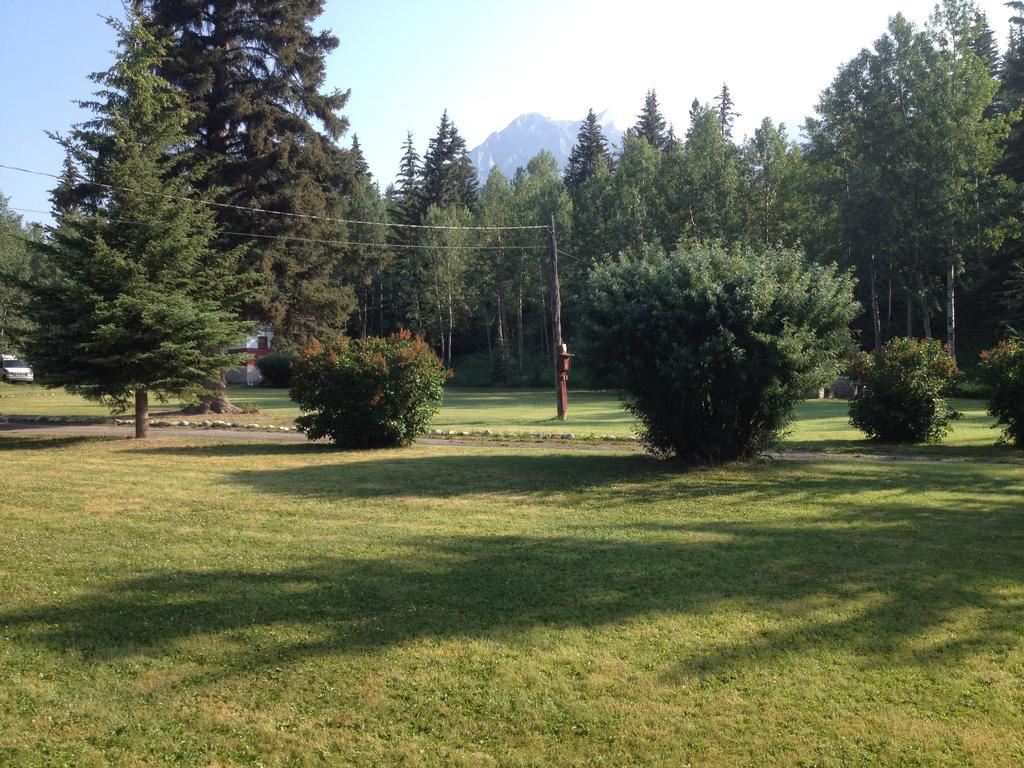 The Gateway Inn Canmore Extérieur photo