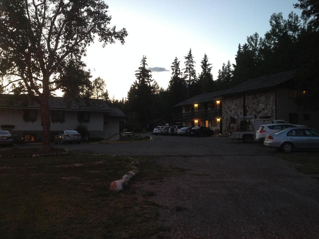 The Gateway Inn Canmore Extérieur photo