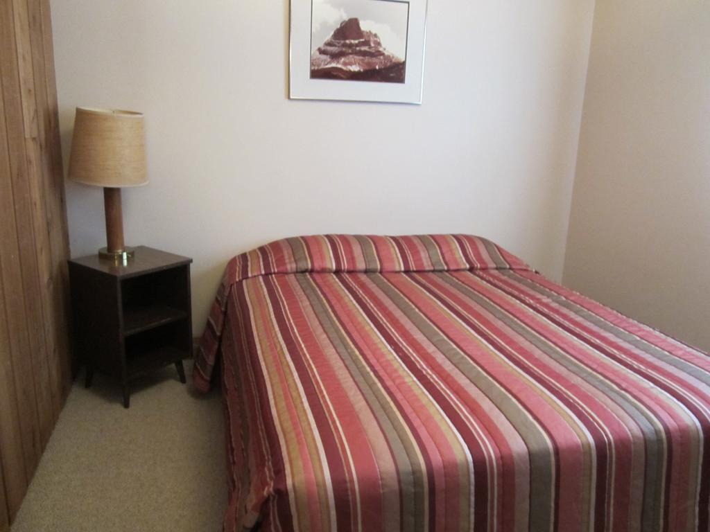 The Gateway Inn Canmore Extérieur photo