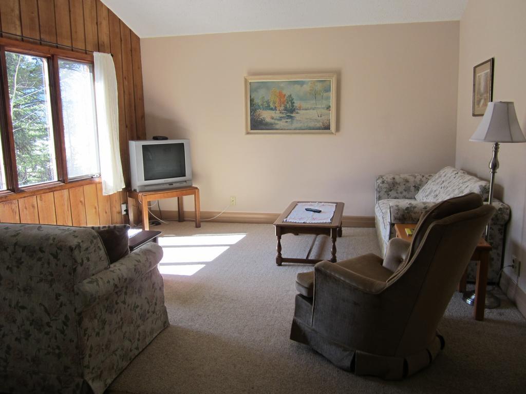 The Gateway Inn Canmore Extérieur photo