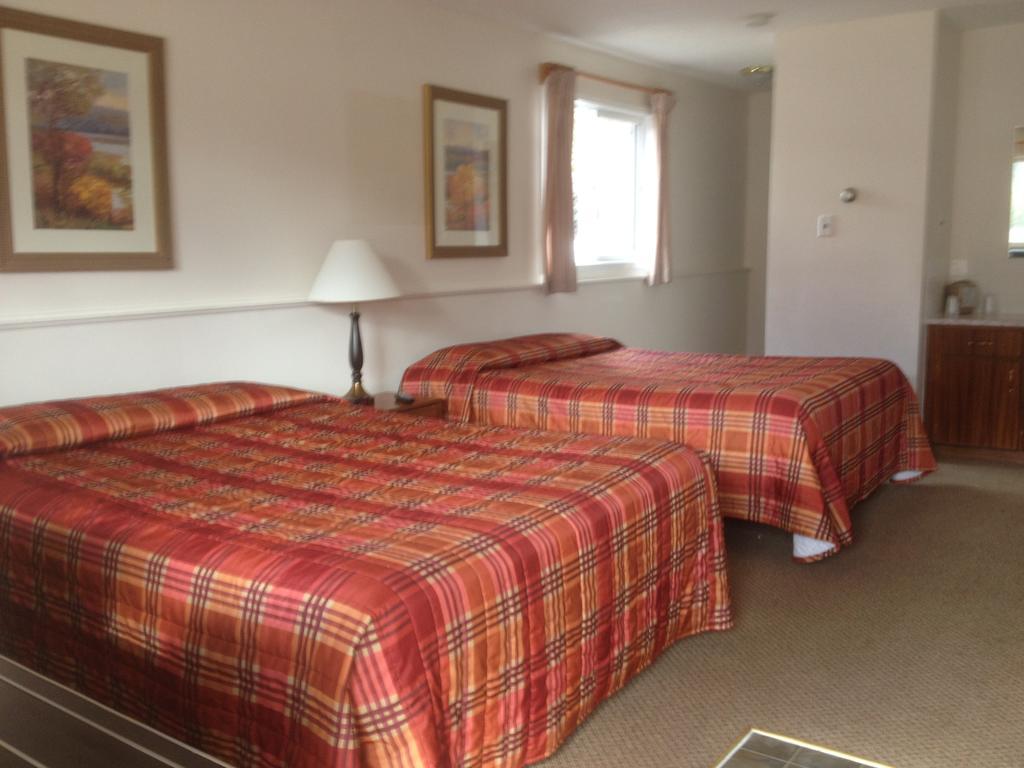 The Gateway Inn Canmore Extérieur photo